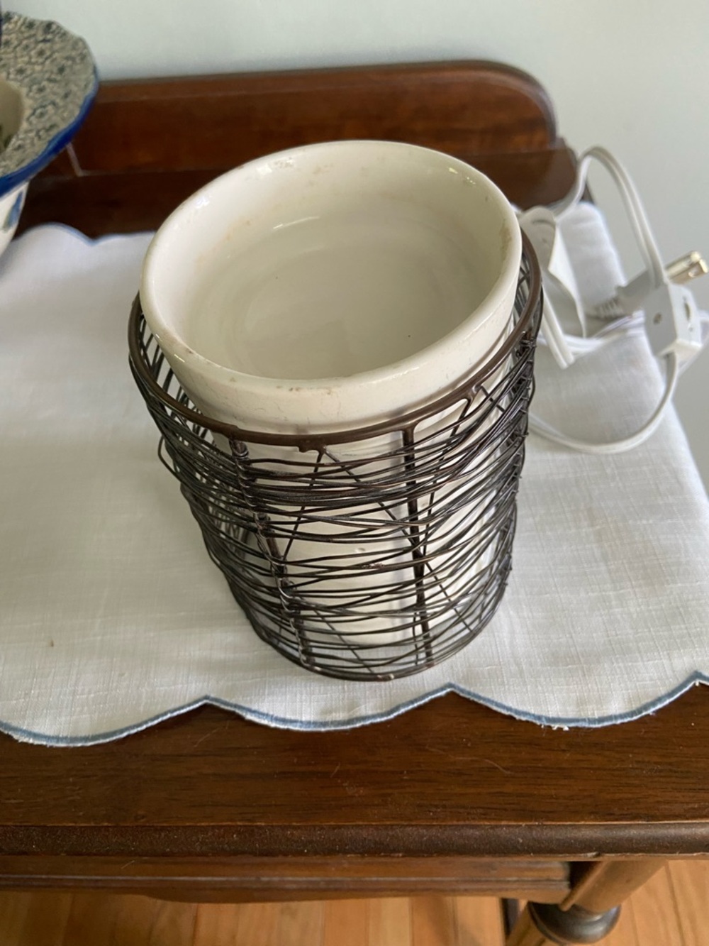 Scentsy White Ceramic Wax Warmer Base with Embossed Logo